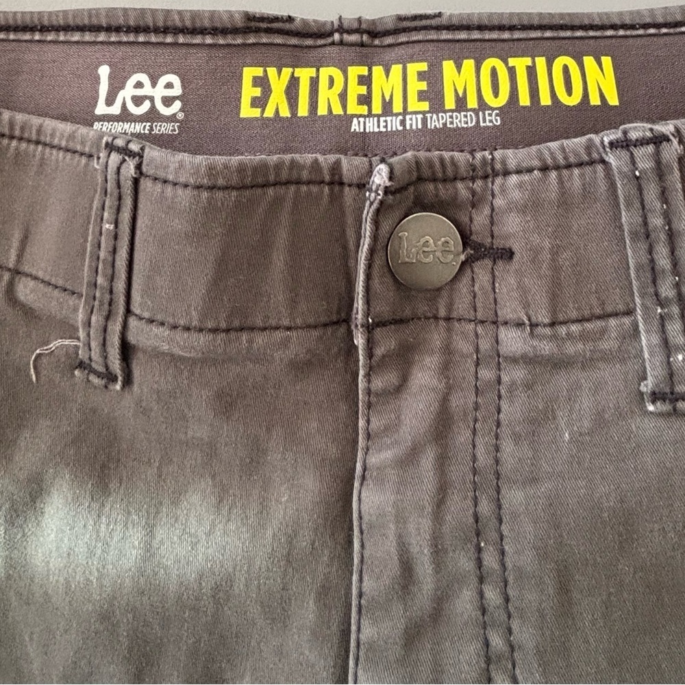 🦸♂️Big & Tall -Lee extreme motion pants- grey- EUC
SZ 52 x 30